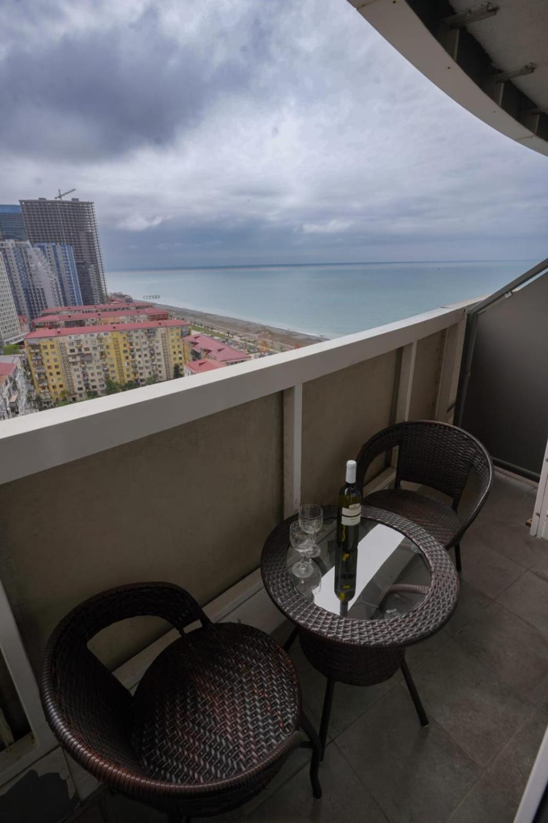 Apartment Orbi Dado Batumi Esterno foto